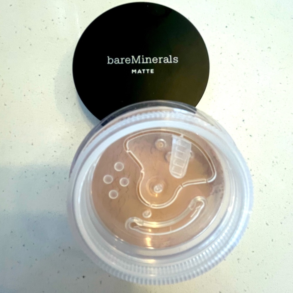 bareMinerals Matte Foundation Fairly Light NIP